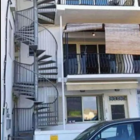 아파트 3bed Melliehabay Seafront Incredible Views 멜리에하